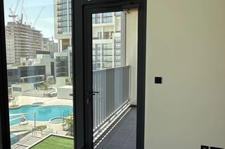 Brand New | Lagoon View | Vacant | Prime Location, picture 4