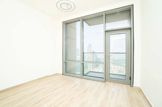 High Floor | Vacant | Canal View, picture 4
