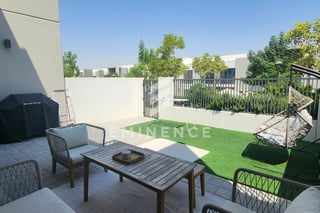 Single Row | Near the Pool and Park | Landscape, picture 4