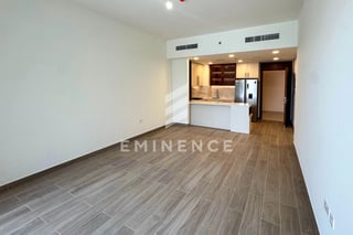 Low Floor | Prime Location | Pool View, picture 3