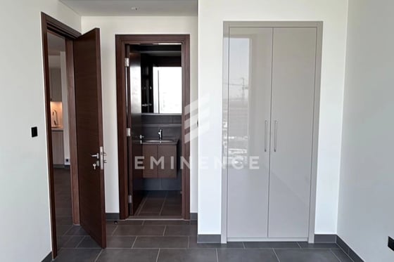 Brand New | Lagoon View | Vacant | Prime Location, picture 11