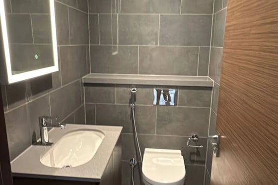 Brand New | Lagoon View | Vacant | Prime Location, picture 16
