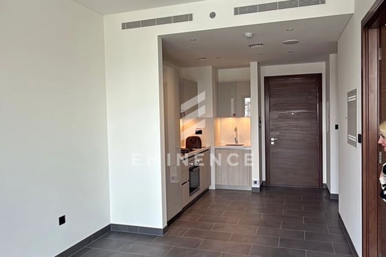 Brand New | Lagoon View | Vacant | Prime Location, picture 7