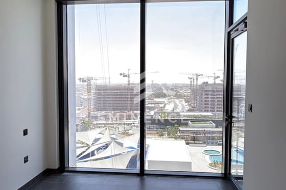 Brand New | Lagoon View | Vacant | Prime Location, picture 9