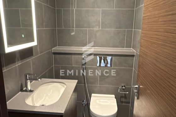 Brand New | Lagoon View | Vacant | Prime Location, picture 15
