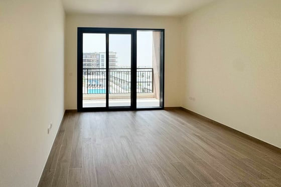 Low Floor | Prime Location | Pool View, picture 8
