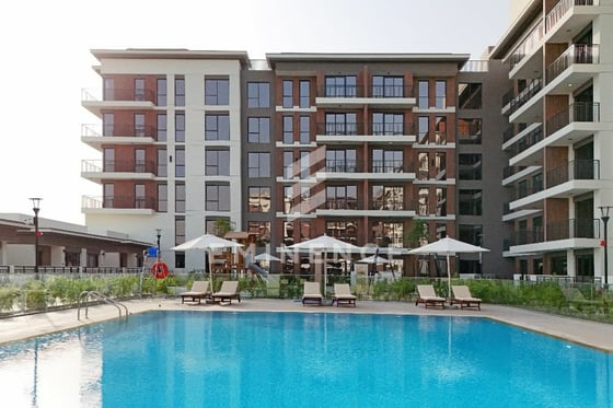 Low Floor | Prime Location | Pool View, picture 17