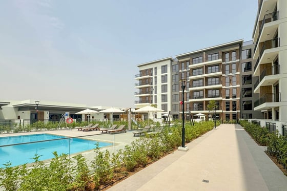 Low Floor | Prime Location | Pool View, picture 20