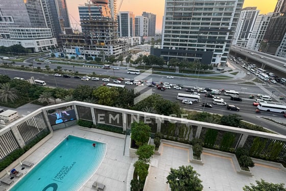 VACANT | BRAND NEW | FURNISHED | PRIME LOCATION, picture 1