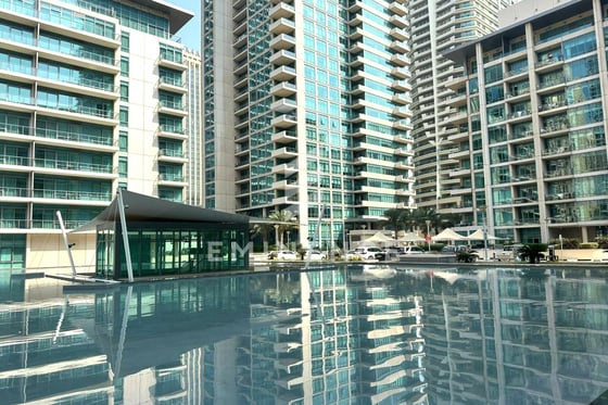 Prime Location | Vacant | Partial Marina View, picture 3