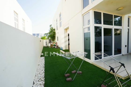Corner Plot | 3 Beds + Maids | Rented, picture 1