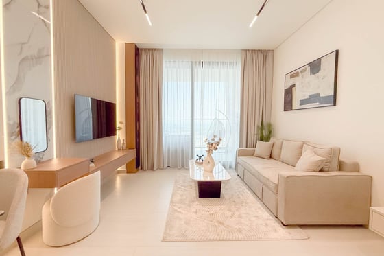 Large Studio | Luxury Furnished | High floor, picture 2