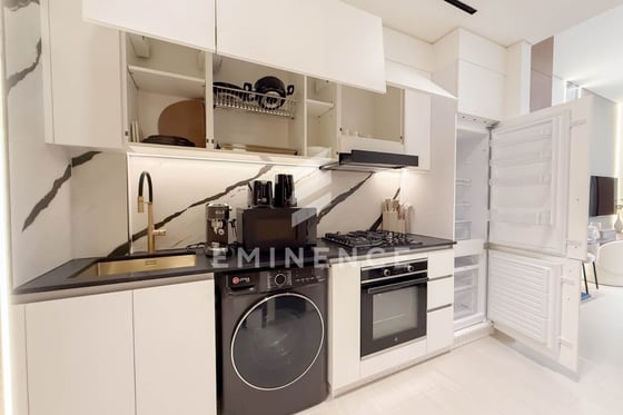 Large Studio | Luxury Furnished | High floor, picture 17