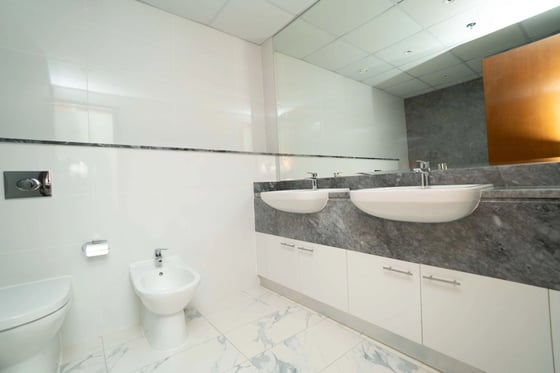 High Floor | Vacant | Canal View, picture 26