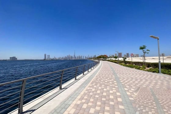 Prime Investment Plot for Sale in Sama Al Jaddaf, picture 18