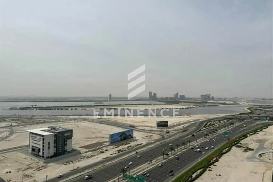 Prime Investment Plot for Sale in Sama Al Jaddaf, picture 9