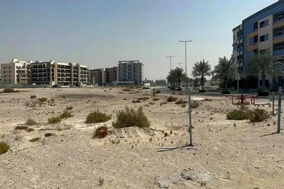 Prime Investment Plot for Sale in Sama Al Jaddaf, picture 8
