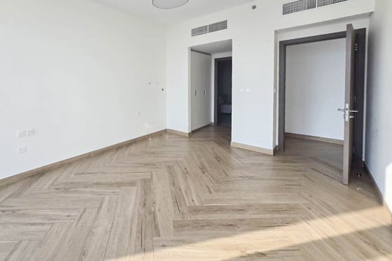 NEXT TO METRO | READY TO MOVE IN | HIGH FLOOR, picture 8