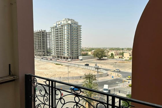 Spacious | Canal Views| Vacant Soon, picture 2