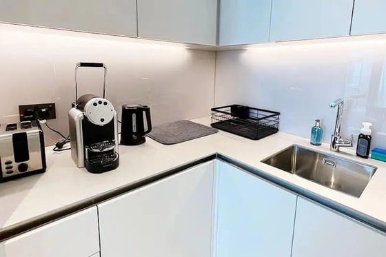 High Floor | Fully Furnished | Sea/Skyline Views, picture 12