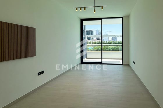 BRAND NEW | POOL VIEW | PRIME LOCATION | RENTED, picture 3