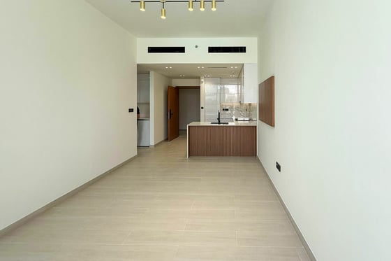 BRAND NEW | POOL VIEW | PRIME LOCATION | RENTED, picture 12