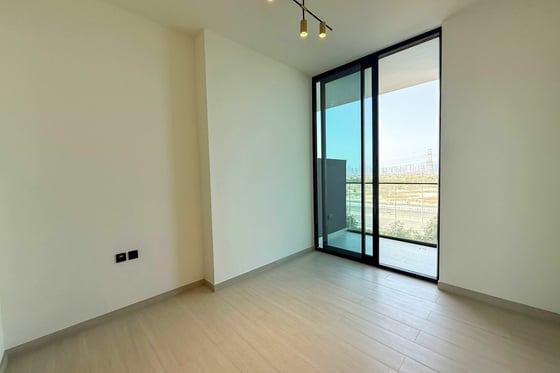 BRAND NEW | MARINA VIEW | VACANT, picture 16