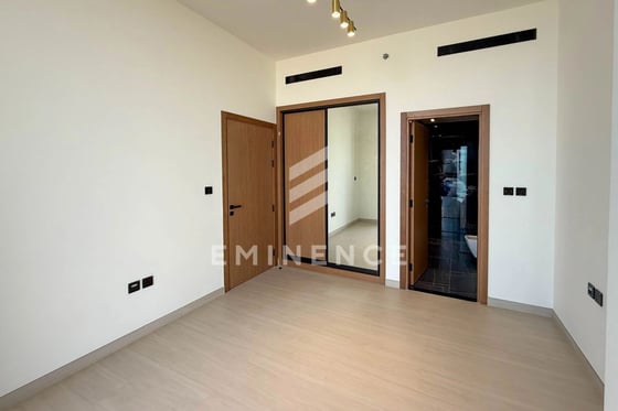 BRAND NEW | MARINA VIEW | VACANT, picture 11
