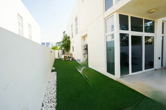 Corner Plot | 3 Beds + Maids | Rented, picture 6