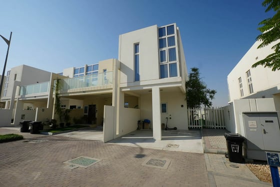 Corner Plot | 3 Beds + Maids | Rented, picture 10