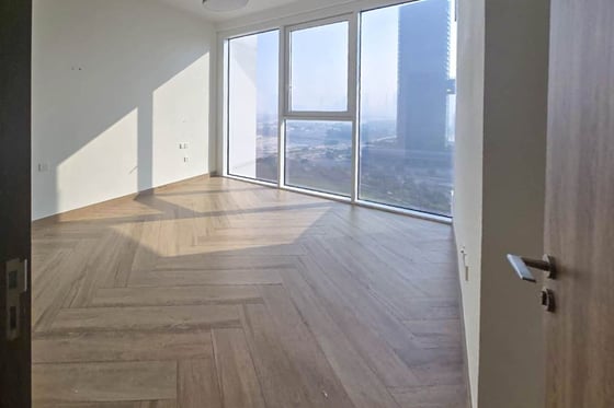NEXT TO METRO | READY TO MOVE IN | HIGH FLOOR, picture 2