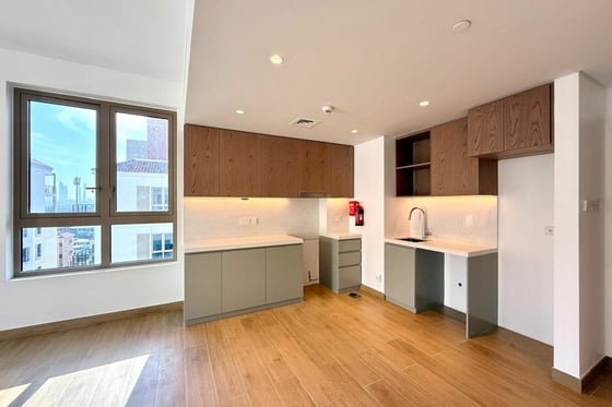 High Floor | 1BR | Marina View | Ready to Move In, picture 2