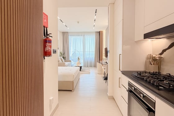 Luxury Furnished | High Floor | Large Studio, picture 18