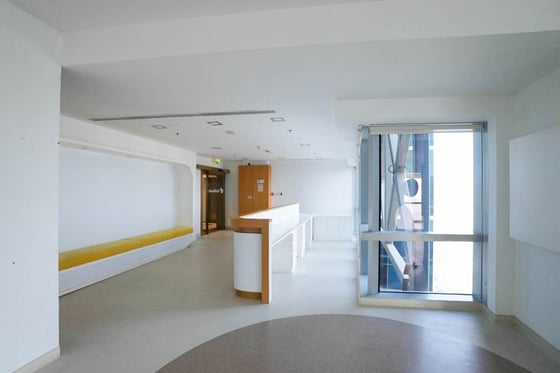 VACANT | MULTIPLE OPTIONS | METRO LINK | FITTED, picture 4