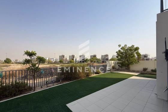 4BR | Vacant on Transfer | Golf Course View, picture 4