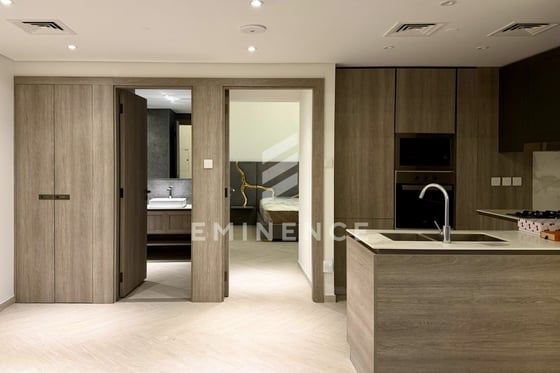 Exclusive | Vacant | Prime Location | Spacious 1BR, picture 4