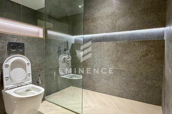Exclusive | Vacant | Prime Location | Spacious 1BR, picture 5