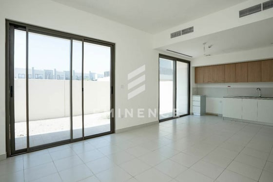 VACANT | SPACIOUS 3BR plus MAIDS | POOL VIEW, picture 7