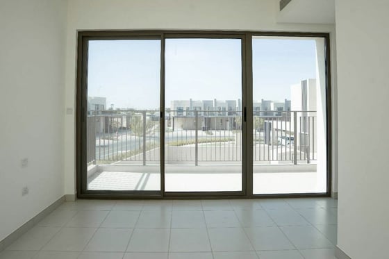 VACANT | SPACIOUS 3BR plus MAIDS | POOL VIEW, picture 12