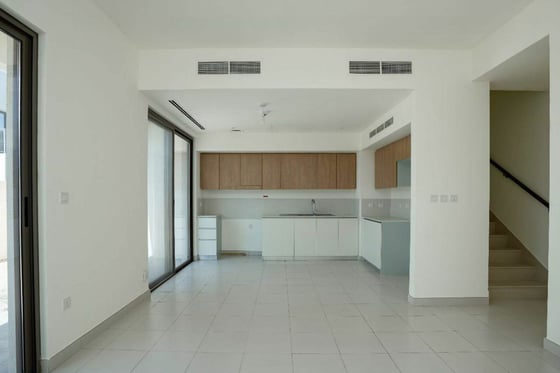 VACANT | SPACIOUS 3BR plus MAIDS | POOL VIEW, picture 10