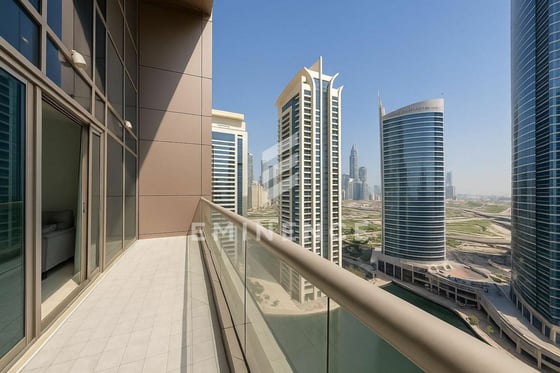 FULLY FURNISHED | PRIME LOCATION | 2BR | VACANT, picture 1