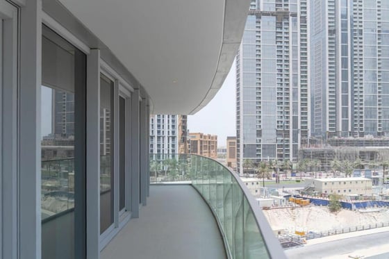 Burj and Fountain Views | Chiller Free | Bright, picture 6