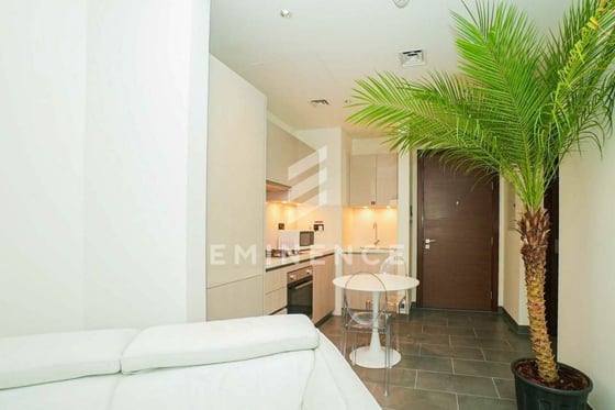 Furnished 1BR | Beautiful Amenities View | Vacant, picture 7