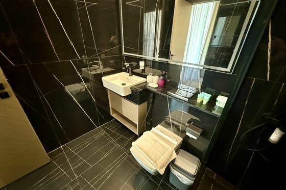 Corner Unit | Furnished | Beautiful View, picture 30