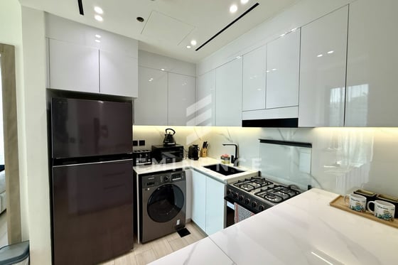Corner Unit | Furnished | Beautiful View, picture 21