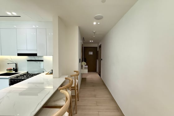 Corner Unit | Furnished | Beautiful View, picture 20
