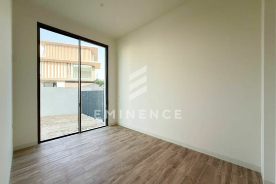 Biggest Plot | Corner Unit | Genuine, picture 13