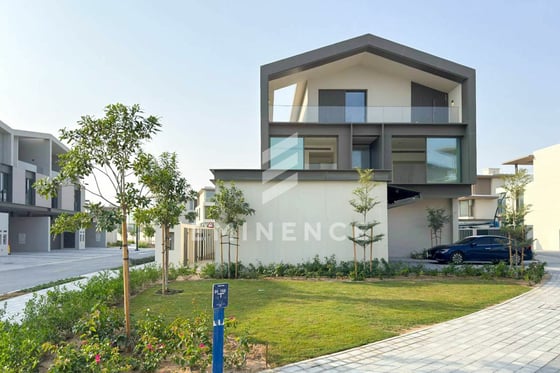 Biggest Plot | Corner Unit | Genuine, picture 2