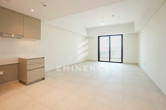 VACANT | SKYLINE VIEW | PRIME LOCATION, picture 5