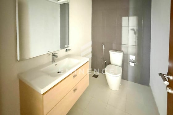 Large 1 Bedroom I Golf Course View I Unfurnished, picture 11